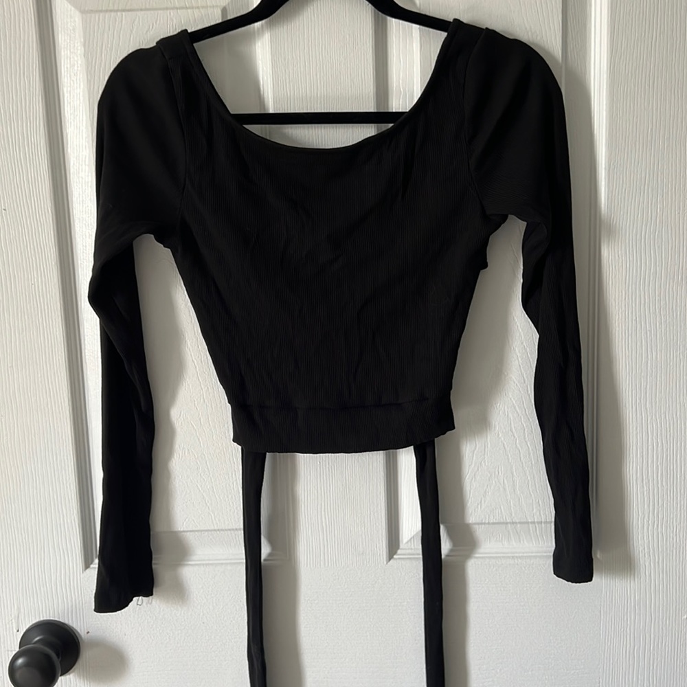 XS Pink Lily wrap top- black